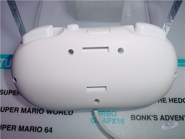 Electronic Entertainment Expo 2006: The Back of the Classic Controller